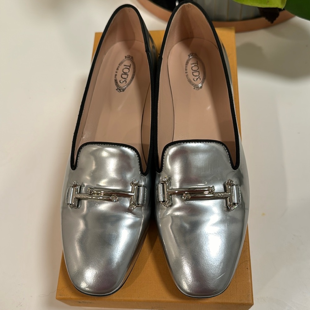 - Tod`s Silver Leather Loafers size 40, Like New, box and dust bag included